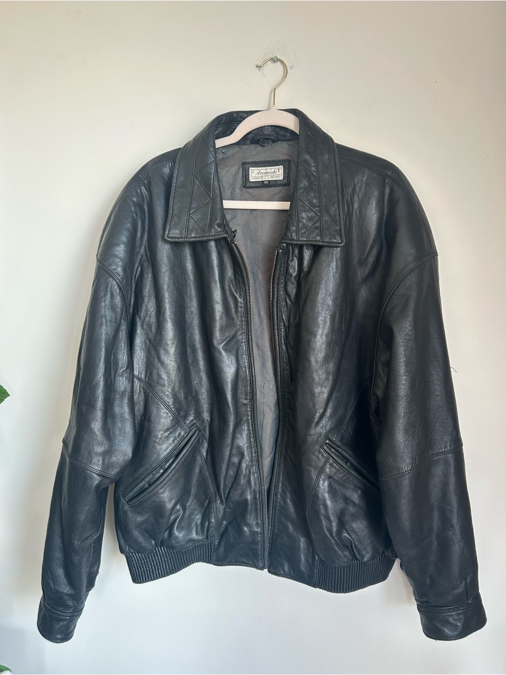 Vintage Harry Rosen genuine Leather Bomber Jacket